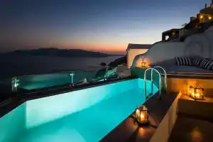Elite Luxury Suites, Ия