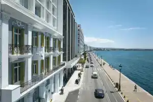 On Residence, Салоники