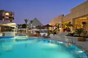 Le Meridien Pyramids Hotel & Spa, Каир