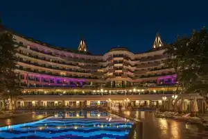 Botanik Platinum Hotel, Окурджалар