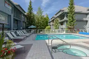 Glacier Lodge Boutique Hotel, Уистлер