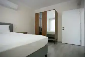 Bright House Apart, Дальян