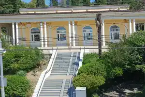Гостиница «Якорная щель», Нижняя Беранда
