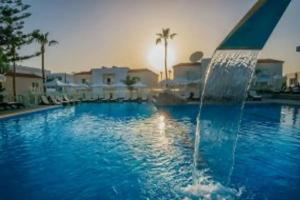 New Famagusta Hotel & Suites, Айя-Напа