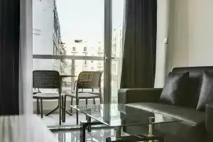 The Village Apartments, Сент-Полс-Бэй