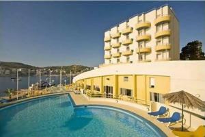 Ambassador Hotel, Сент-Полс-Бэй