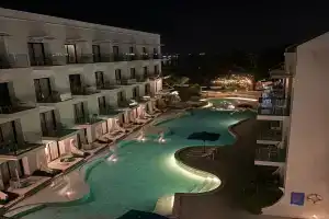 Kram Pattaya, Джомтьен