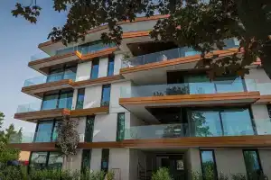 Bj81 Suite Hotel, Шиофок