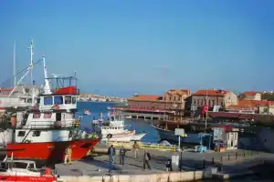 Kral Otel, Айвалык