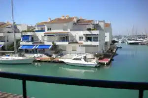 Apartamentos El Puerto, Алкосебре