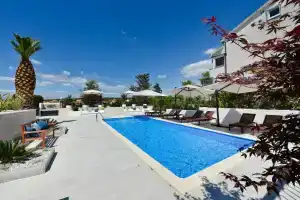 Mediterraneo Garden Apartments, Petrcane