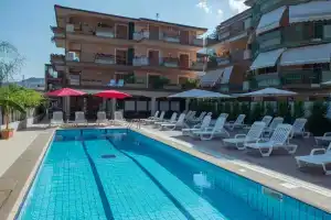 Hotel Calipso, Маццео