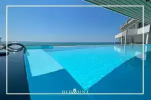 Luxury Rooftop Suites by Blumont, Дуррес