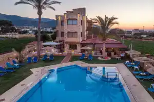 Danelis Studios and Apartments, Малия
