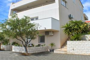 Apartments Pera, Хвар