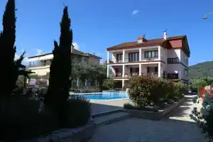 Christina Studios, Лигия