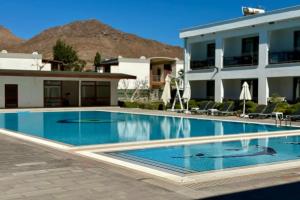 Club Marma Hotel, Акьярлар