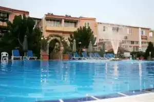 Apollonia Holiday Apartments, Пафос