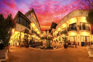 Phuket In On The Beach Hotel Karon, Пхукет Таун