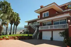 Paseo Mirabal, Икод-де-лос-Винос