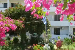 Tassos Apartments, Фалираки
