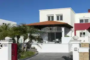 Elena House, Геннади