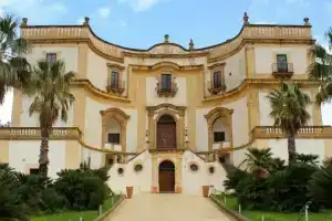 Gli Artisti Guest Rooms, Багерия