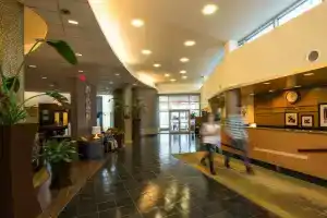 Hampton Inn & Suites Boston Crosstown Center, Бостон