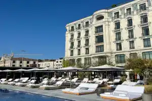 Отель «The Peninsula»