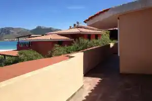Blue House, Гольфо-Аранчи