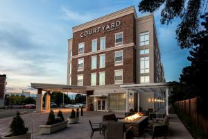 Courtyard by Marriott Rochester Downtown, Рочестер