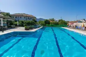 Zante Nest Studios & Apartments, Аликанас