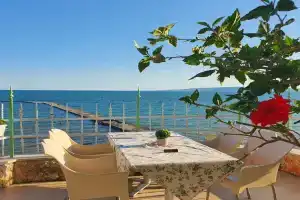 Oasis Hotel, Балчик