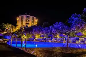 Club Verano Hotel, Турунч