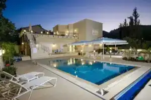 Villar Suites, Рош-Пинна