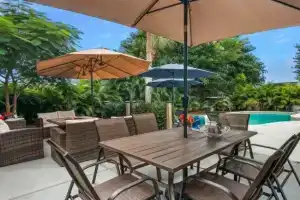 Heated and Chilled Pool with Outdoor Fire Pit - Inviting Family Retreat, Марко