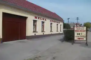 Helga Apartman, Мако