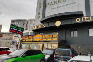 E5 Park Hotel, Эсеньюрт