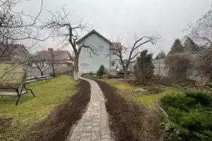 Комфортный дом в центре города возле Верхнего озера
