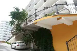 Эллинги у моря на Отрадной 25