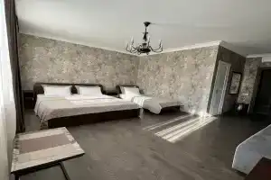Эстет, Адлер