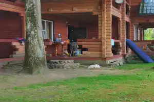 Частное подворье «Знахарь», Остров