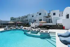 Cuore Santo Suites, Фиростефани