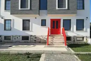 QonuQ Bozcaada, Бозджаада