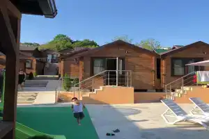 Wood Dhouse, Джубга