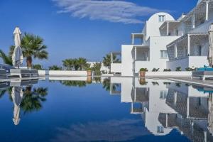 Petri Suites, Периволос