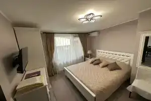4 Комнаты, Ялта