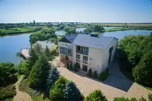 Загородный клуб «Пять Прудов», Ольховский