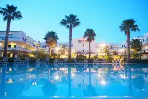 Oasiclub Hotel - Appartamenti, Виесте