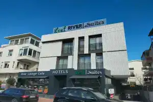 Leaf River Suites, Лара